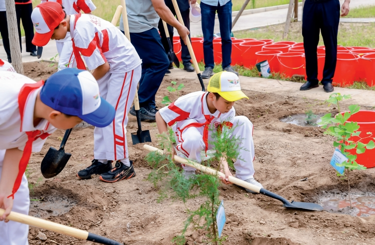习近平与美丽中国建设丨“深入推进大规模国土绿化行动”——首都干部群众访谈录(图2)