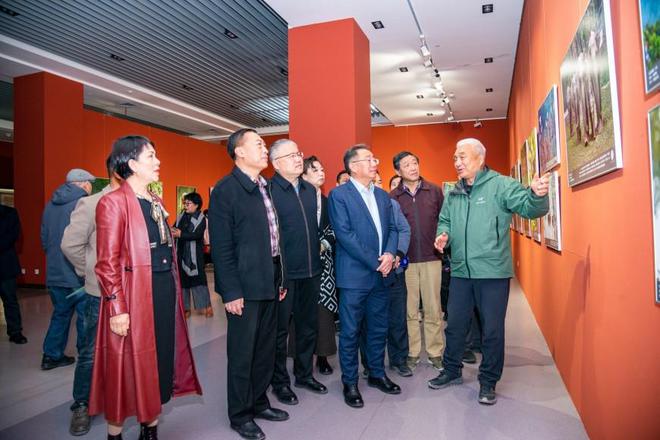 万物共生 和美家园——中国野生动物摄影作品巡展在乌海启幕(图4)