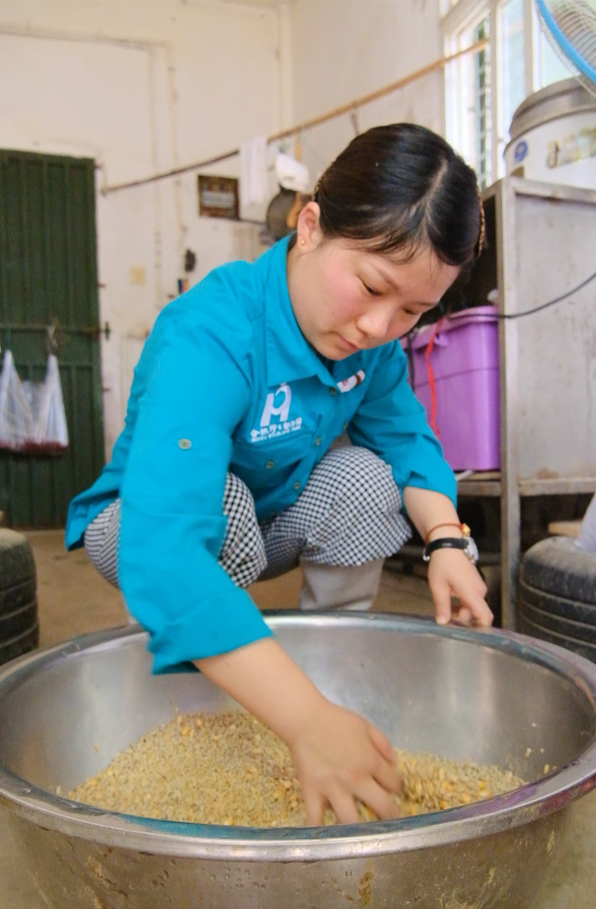 合肥野生动物园卡皮巴拉“佛系”宅家 一天狂炫40斤食物(图4)