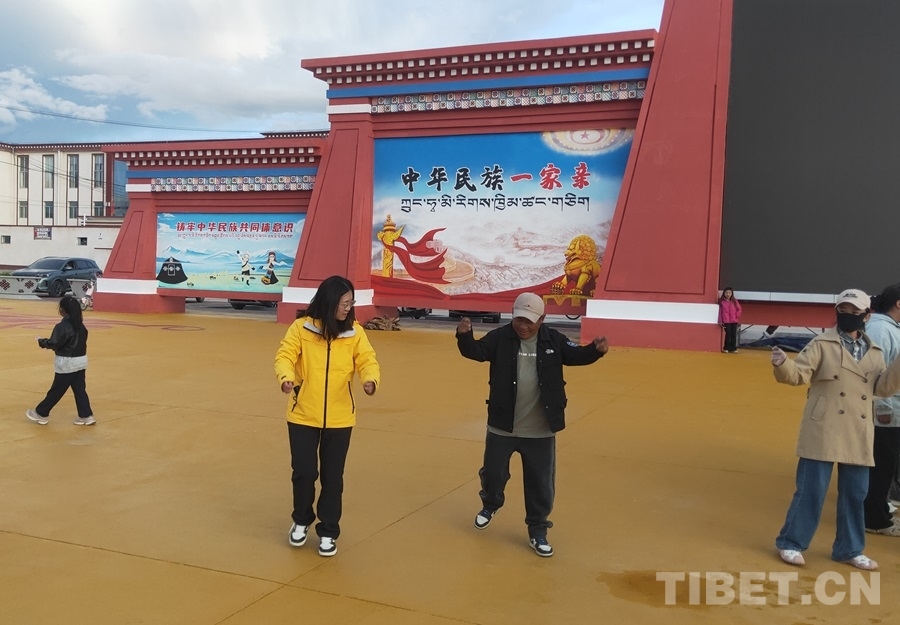【辉煌60年 和美那曲】一场跨越3600公里的惊喜重逢(图6)