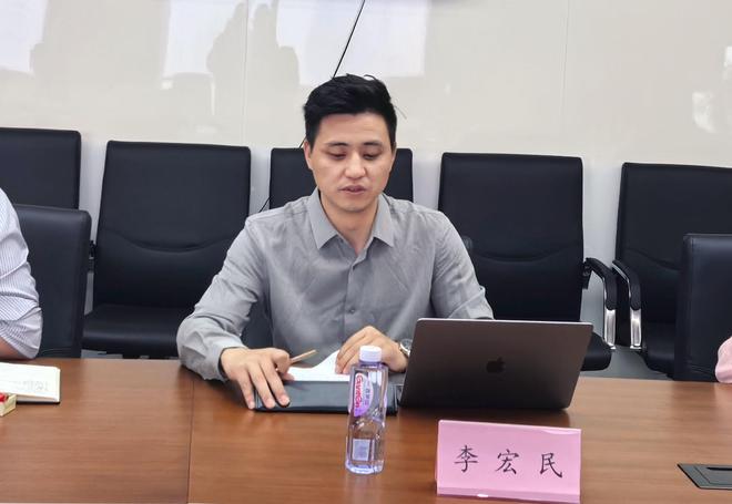 “乡村振兴 消费帮扶”大学生公益助农营销大赛组委会与武汉市咸丰商会举行合作座谈会(图3)