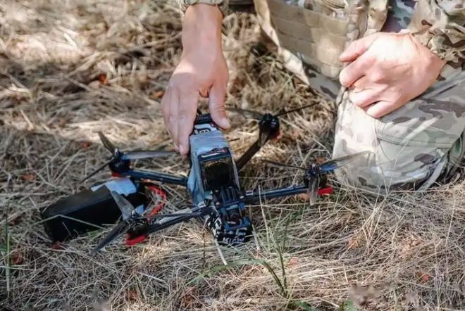 中央广播电视总台中国之声 “无人机捕猎”野生动物存在哪些问题 应当如何管理？(图3)