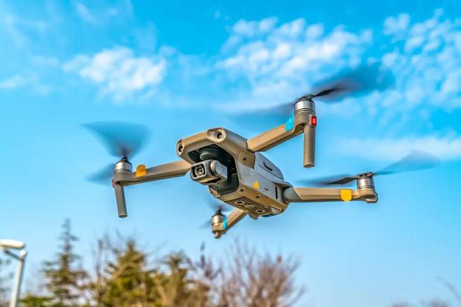 中央广播电视总台中国之声 “无人机捕猎”野生动物存在哪些问题 应当如何管理？(图4)