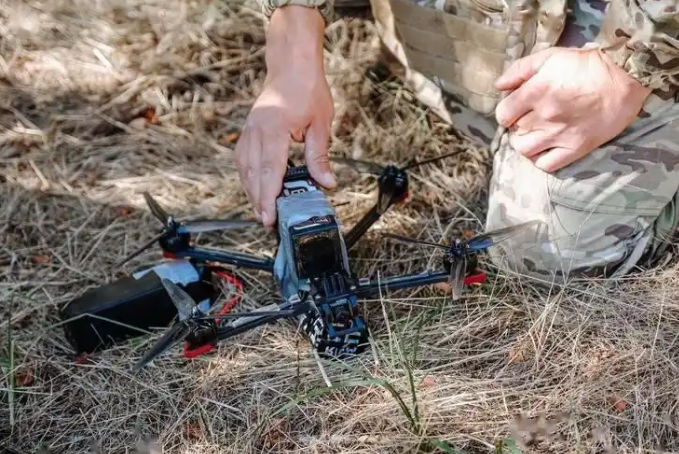 “无人机捕猎”野生动物存在哪些问题 应当如何管理？(图3)