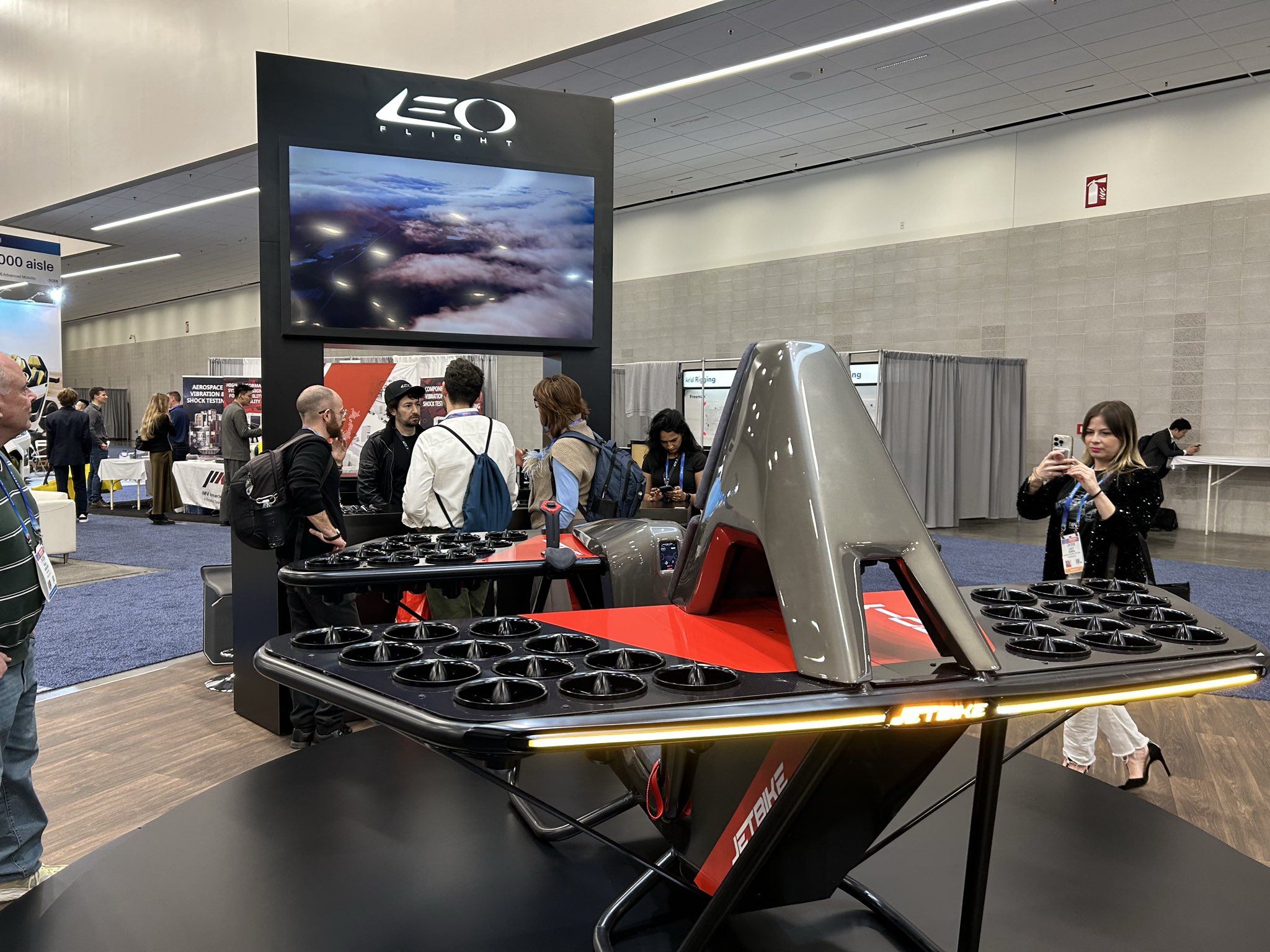 两轮车「汽车化」、飞行车脱离「PPT」CES2026的出行新物种脑洞大开(图8)