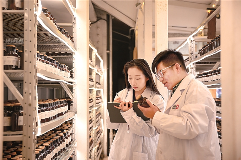 风吹草浪景成诗 草原牧歌唱新章——“十四五”期间我国草原生态治理成效显著(图1)