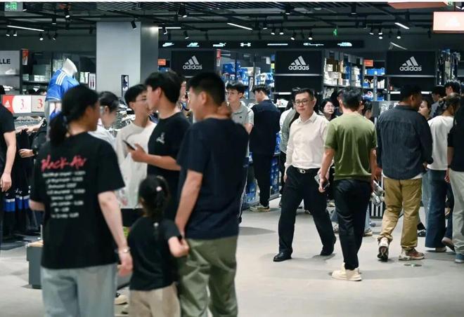 奥莱新物种正在批量占据商场黄金位置(图14)