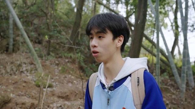 浙江高三学生参与发现新物种：主要承担标本收集工作感到“乐在其中”(图1)