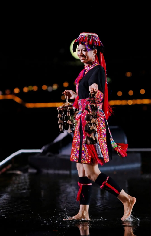 五指山与“Miss黎”的文化远行：一山一锦匠心千载织华章(图23)