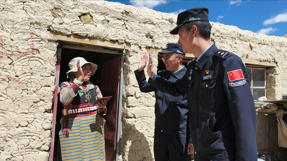 行进中国｜跟着牦牛尾巴走的派出所(图1)